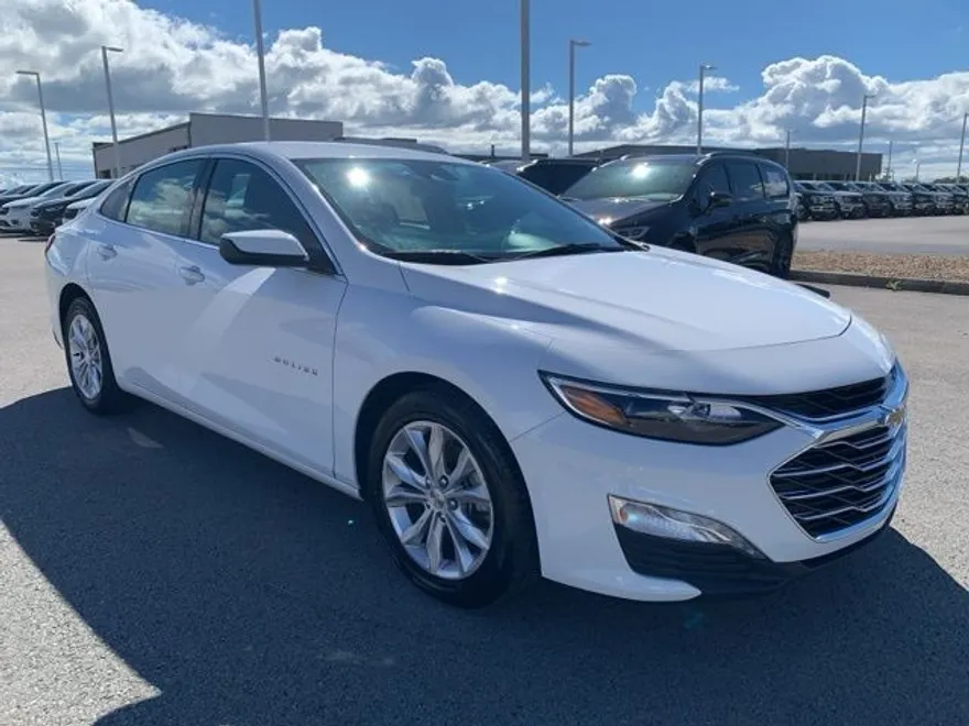 2023 Chevrolet Malibu 1LT photo 1