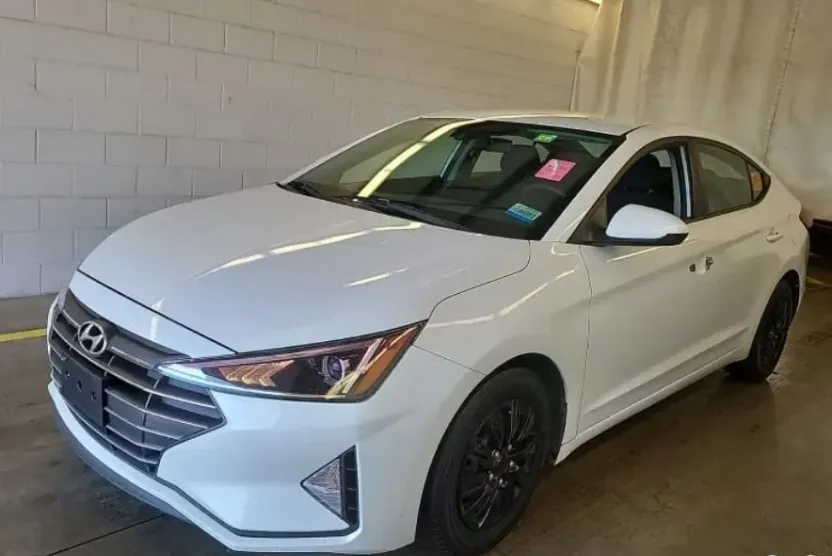 2020 Hyundai Elantra SE photo 1