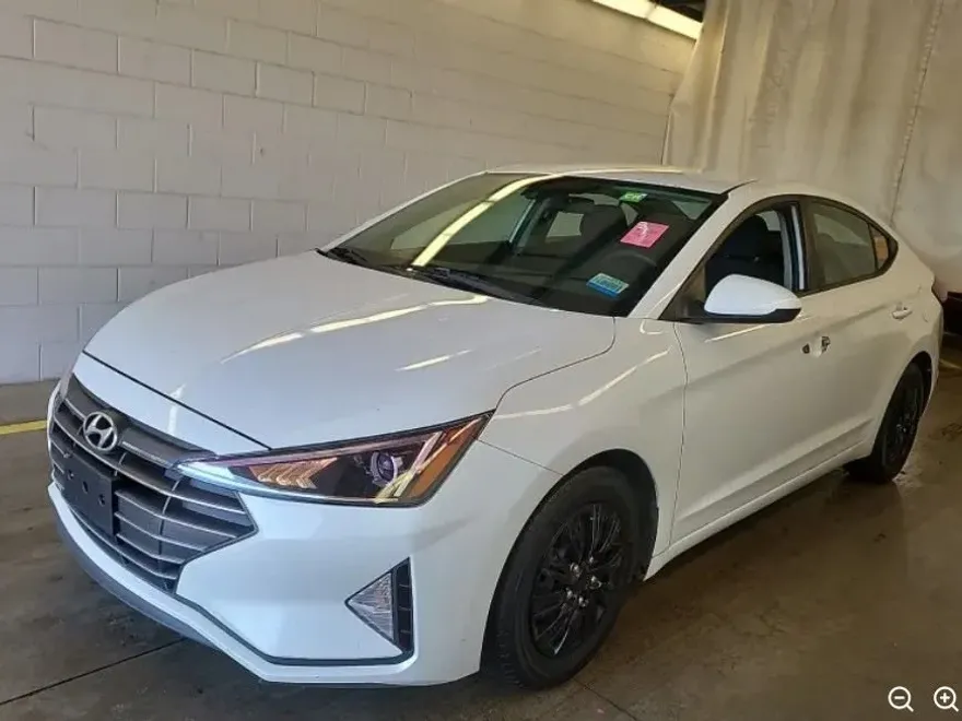 2020 Hyundai Elantra SE photo 1