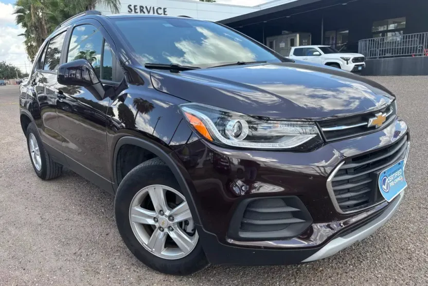 2022 Chevrolet Trax LT photo 1