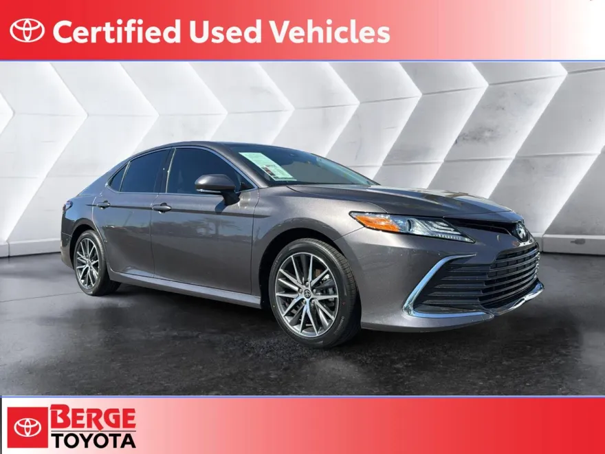 2023 Toyota Camry Hybrid XLE photo 1