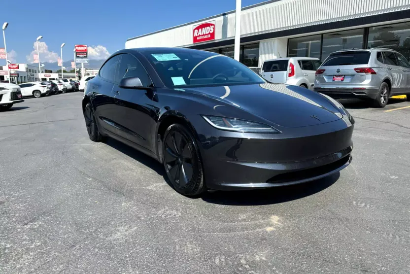 2024 Tesla Model 3 Long Range photo 1