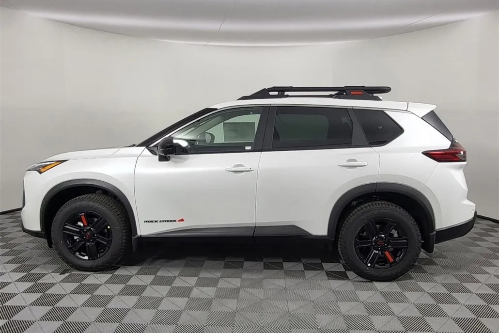 2025 Nissan Rogue SV photo 1