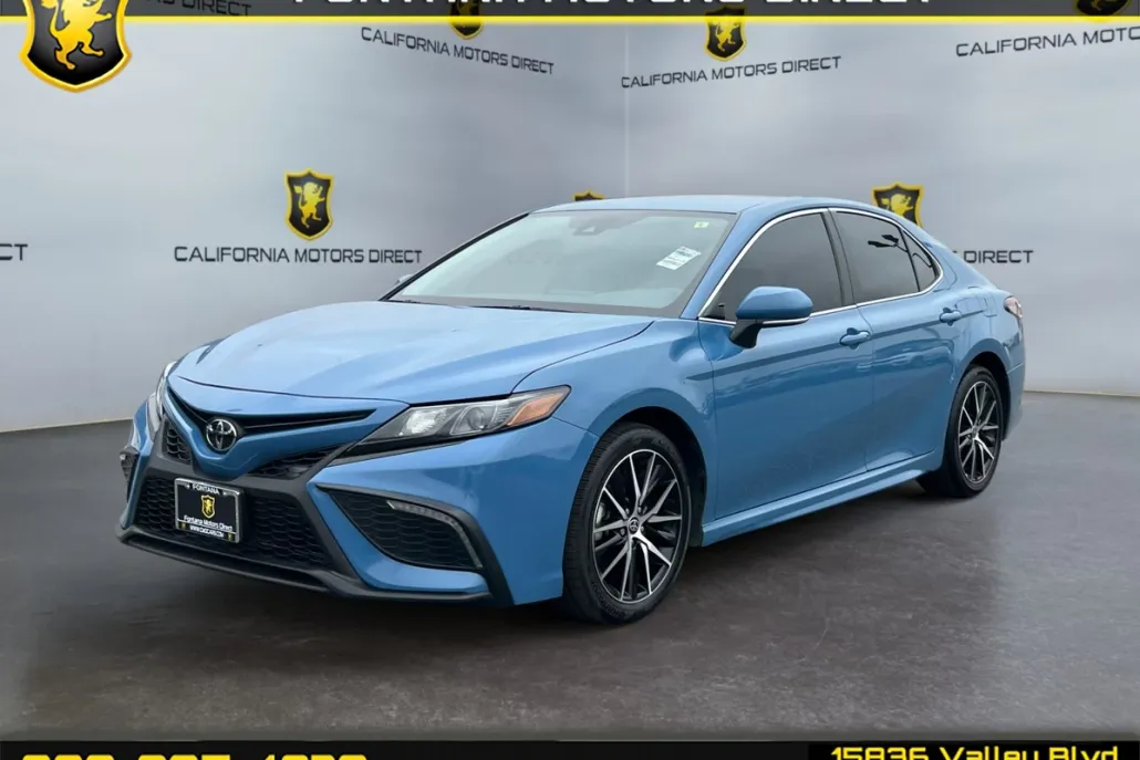 2024 Toyota Camry SE photo 1