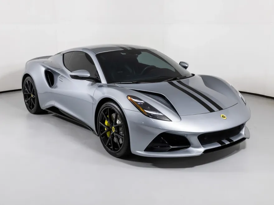 2024 Lotus Emira First Edition photo 1