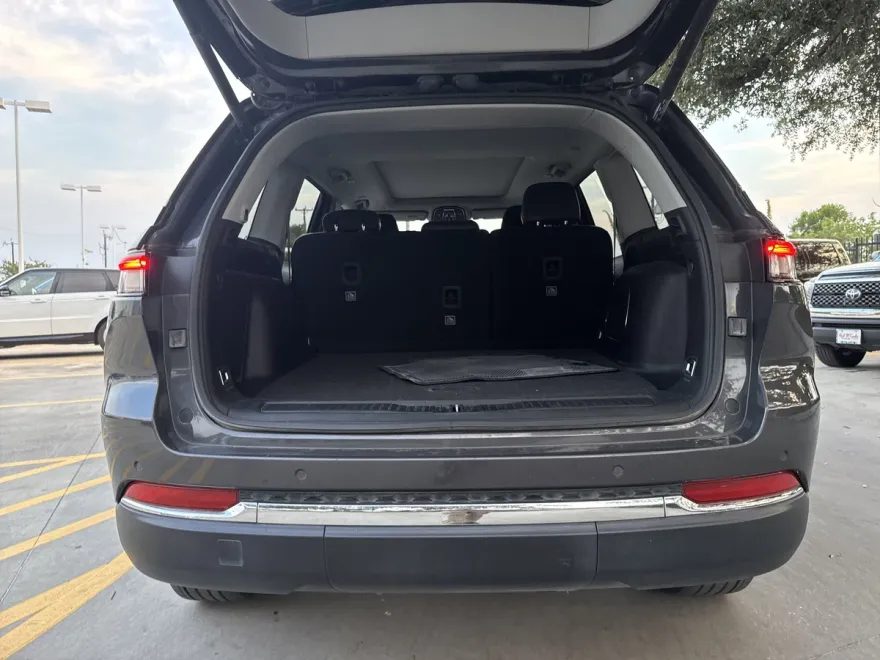 2023 Jeep Grand Cherokee 4xe photo 1