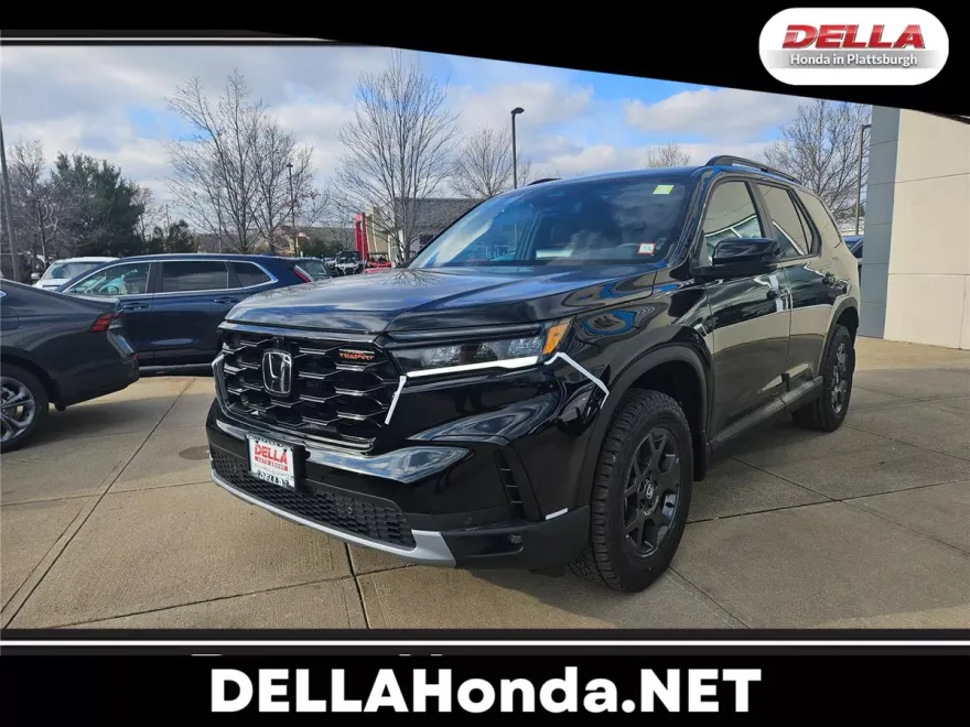 2025 Honda Pilot TrailSport photo 1