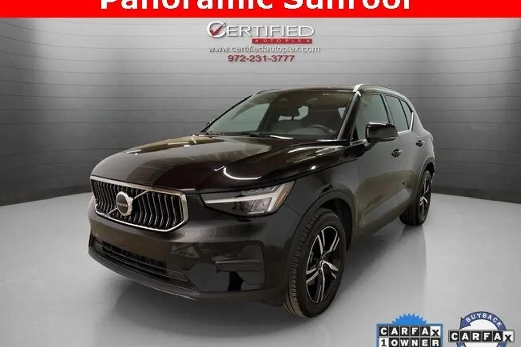 2025 Volvo XC40 Core photo 1
