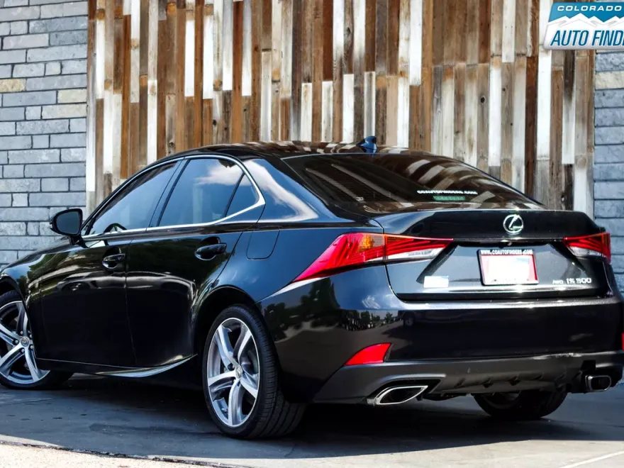 2018 Lexus IS 300 photo 1