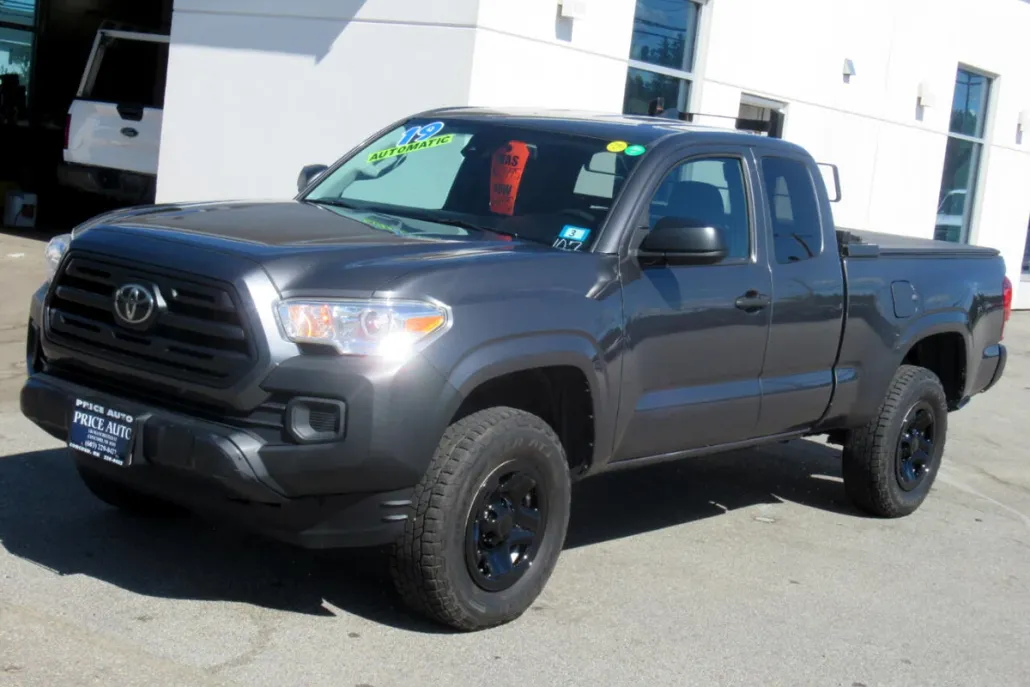 2019 Toyota Tacoma SR 4x4 Access Cab photo 1