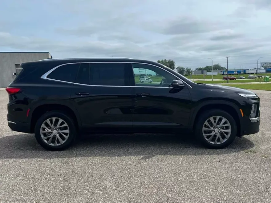 2026 Buick Enclave Preferred photo 1