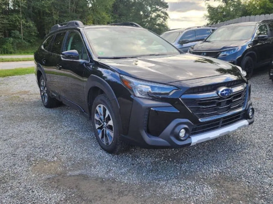 2023 Subaru Outback Limited photo 1