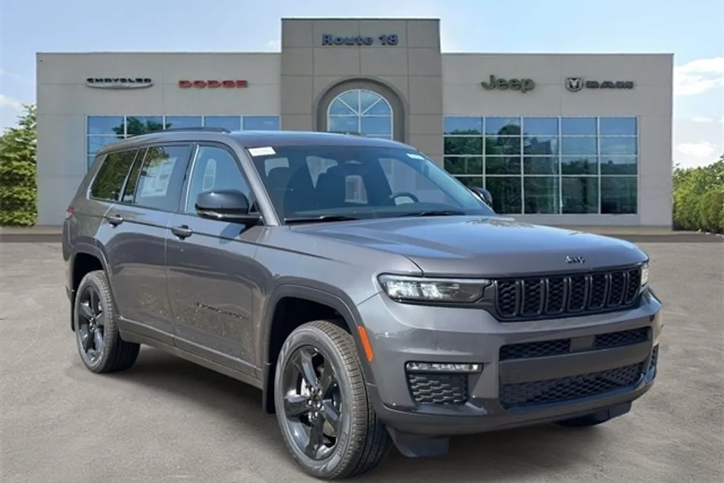 2025 Jeep Grand Cherokee Limited Sport photo 1