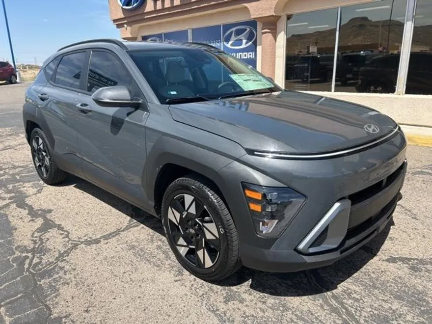 2025 Hyundai Kona SEL photo 1