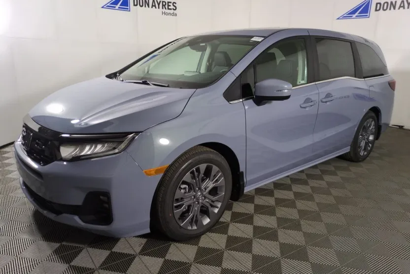 2026 Honda Odyssey Touring photo 1