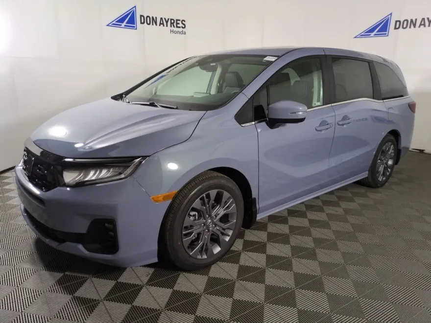 2026 Honda Odyssey Touring photo 1
