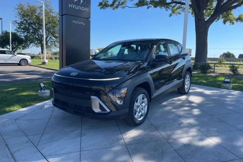 2025 Hyundai Kona SE photo 1