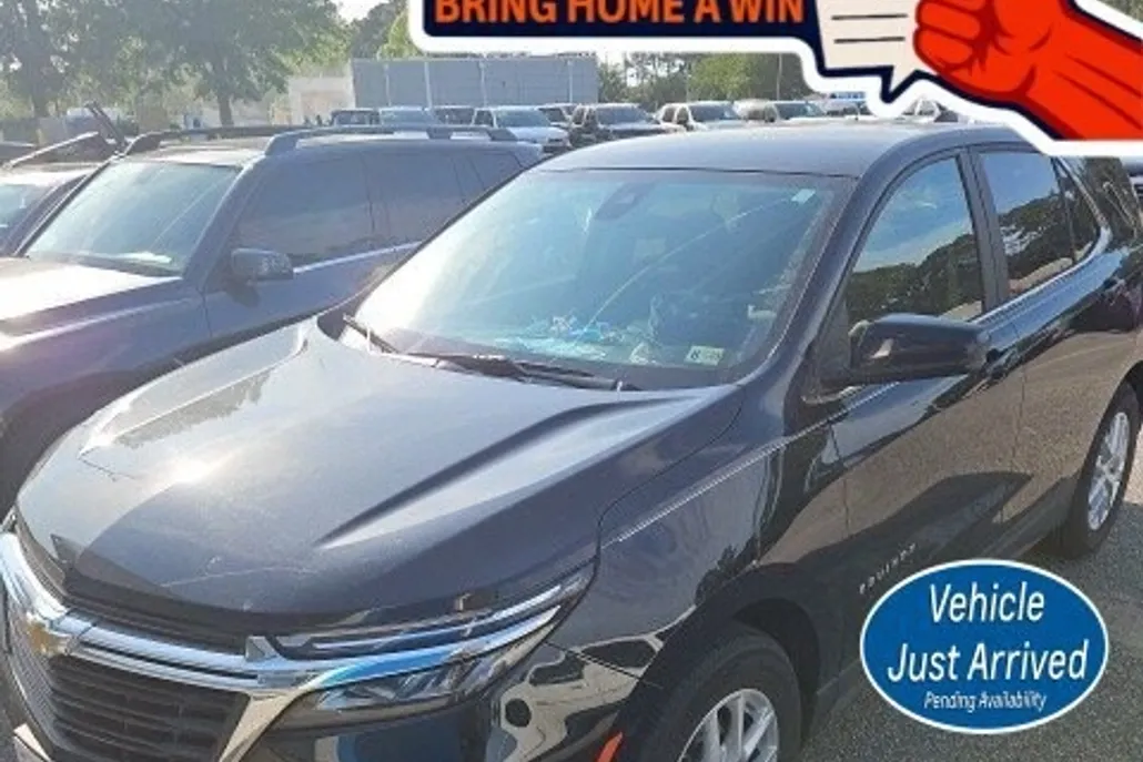 2022 Chevrolet Equinox LT photo 1