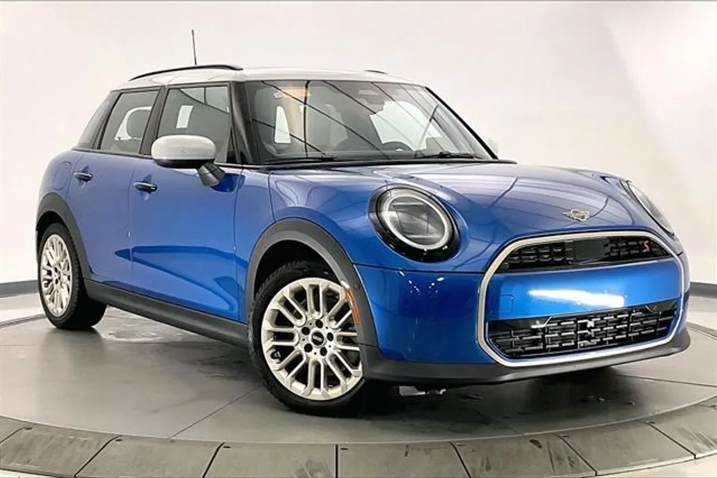 2025 Mini Cooper Hardtop Signature photo 1