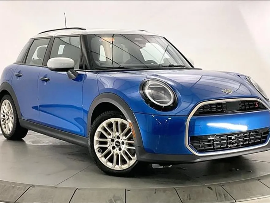 2025 Mini Cooper Hardtop Signature photo 1