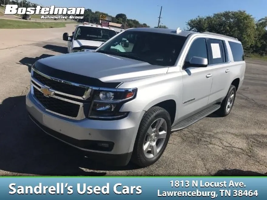2017 Chevrolet Suburban LT photo 1