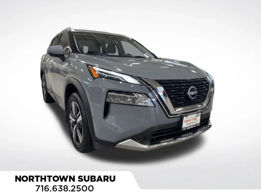 2023 Nissan Rogue Platinum photo 1