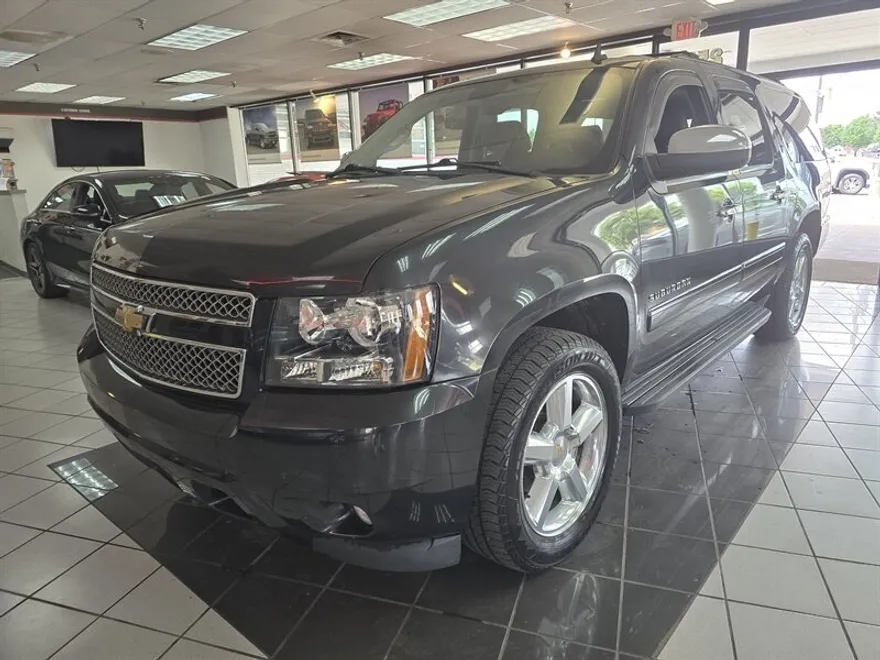2011 Chevrolet Suburban LTZ photo 1