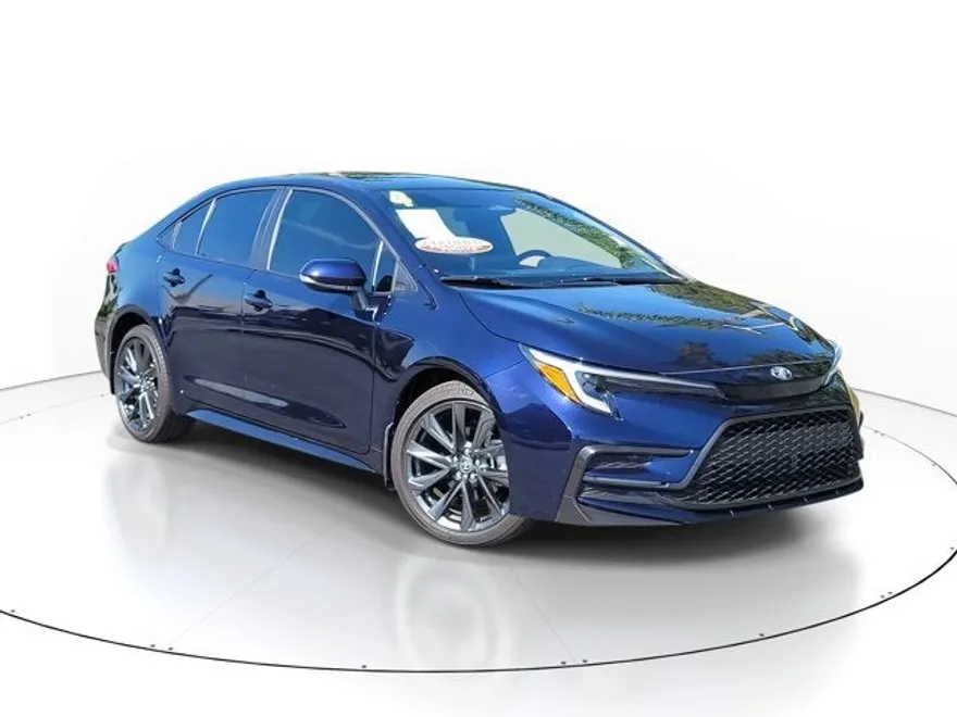 2024 Toyota Corolla SE photo 1