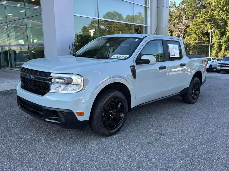 2023 Ford Maverick XLT photo 1