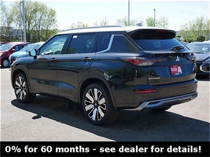 2025 Mitsubishi Outlander Platinum photo 1