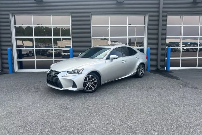 2019 Lexus IS 300 photo 1