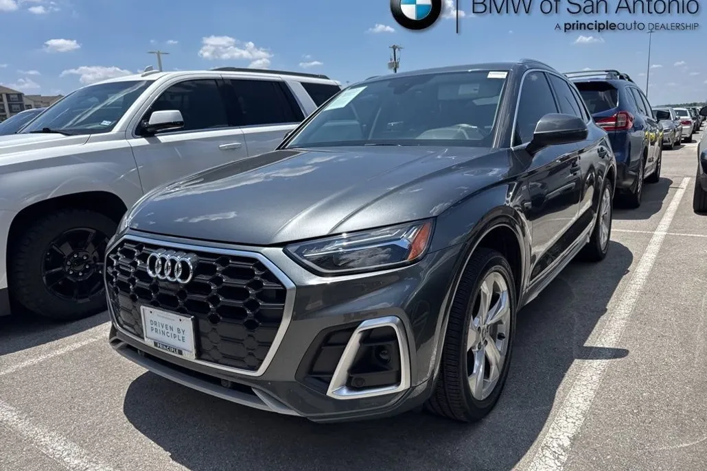 2022 Audi Q5 45 S line Premium Plus photo 1