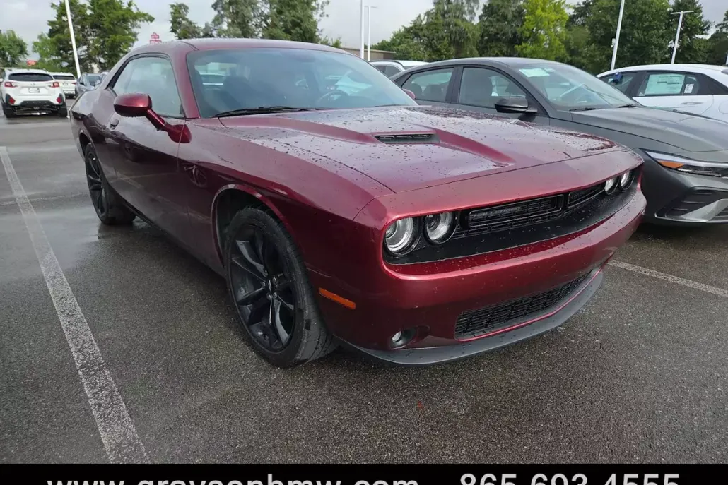 2018 Dodge Challenger SXT photo 1