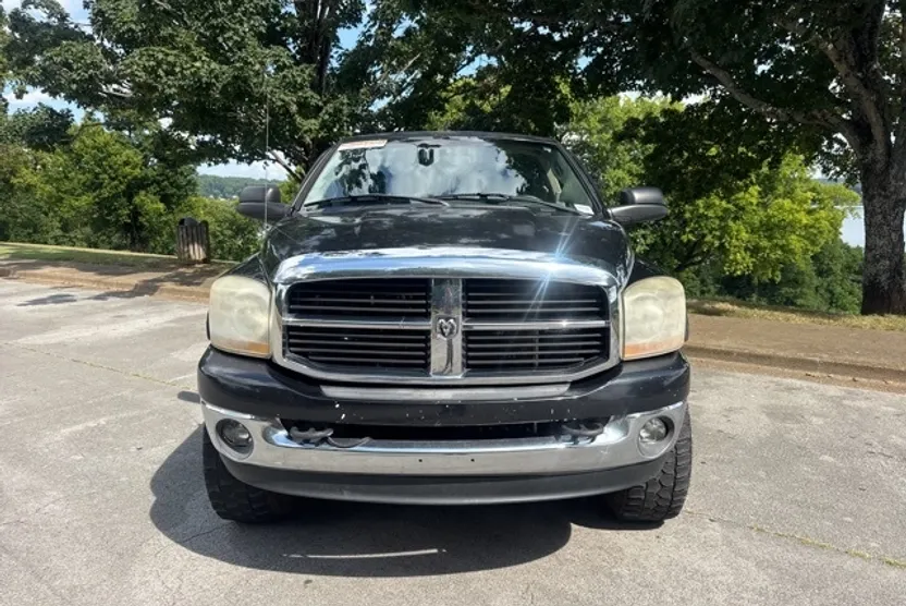 2006 Dodge Ram SLT photo 1