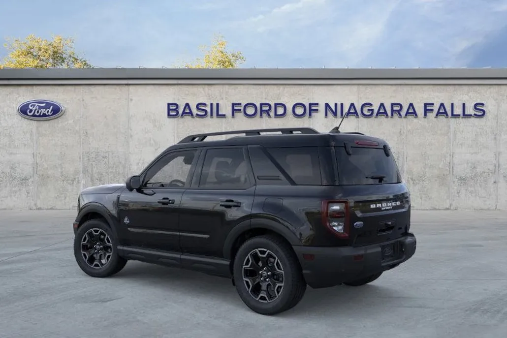 2025 Ford Bronco Sport Outer Banks photo 1