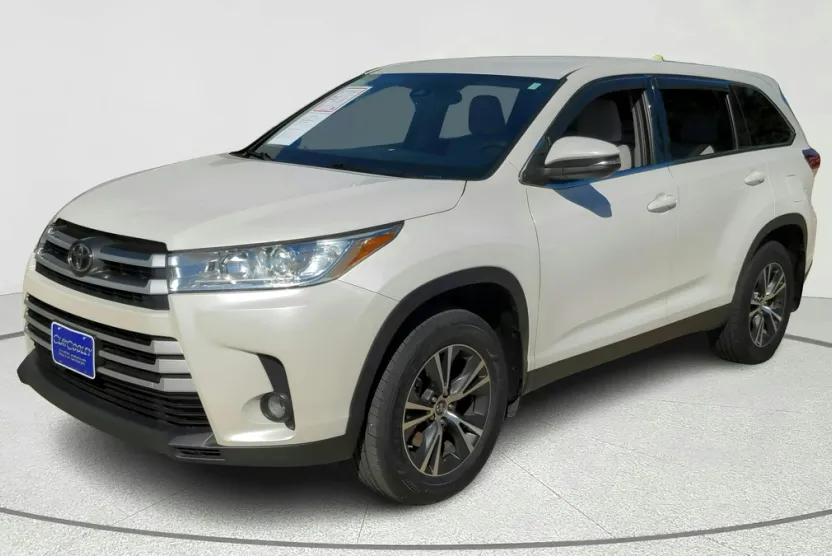 2017 Toyota Highlander XLE photo 1