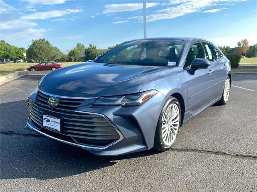 2020 Toyota Avalon Hybrid Limited photo 1