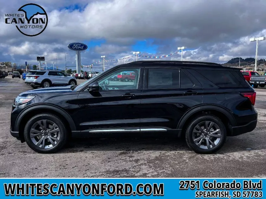 2025 Ford Explorer photo 1