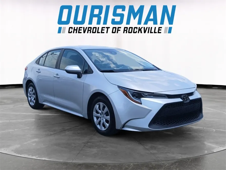 2020 Toyota Corolla LE photo 1