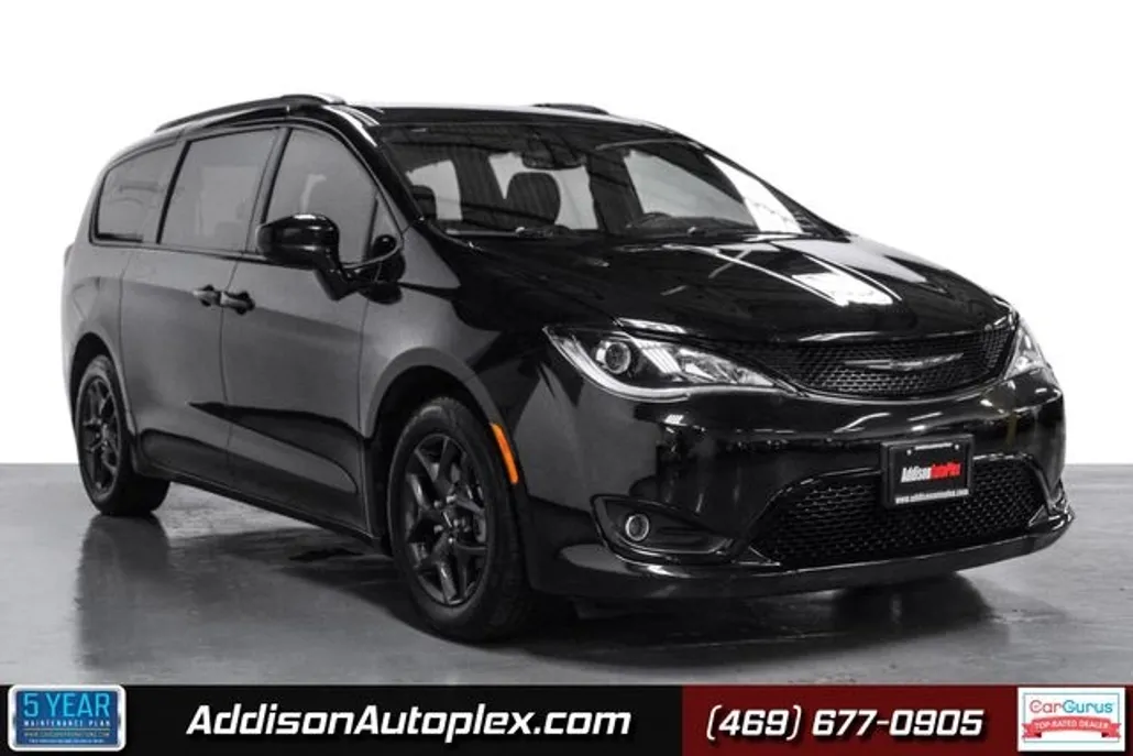 2020 Chrysler Pacifica Touring Plus photo 1