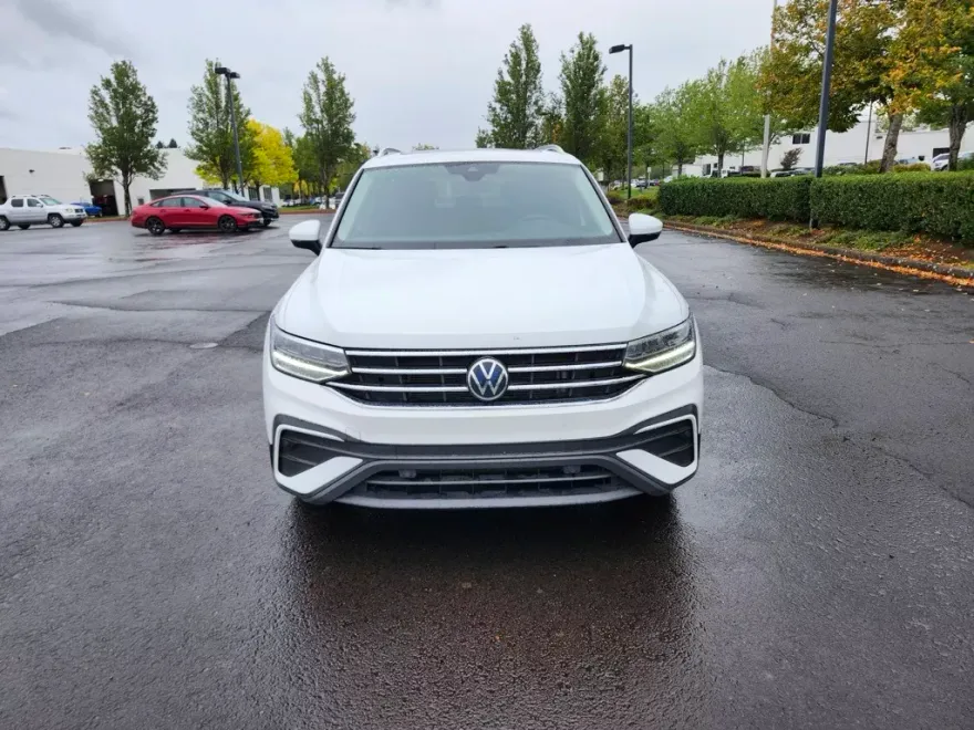 2022 Volkswagen Tiguan SE photo 1