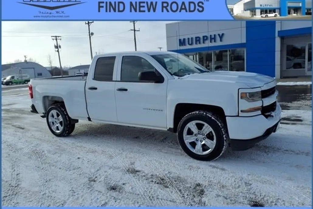 2018 Chevrolet Silverado 1500 Custom photo 1