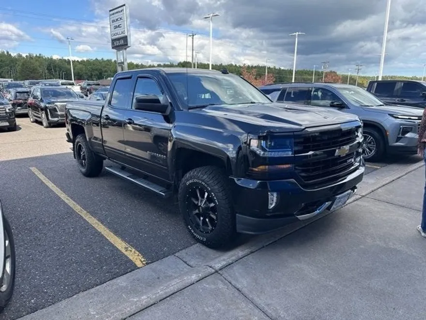2016 Chevrolet Silverado 1500 LT photo 1