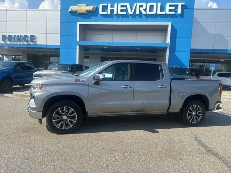 2025 Chevrolet Silverado 1500 LT photo 1