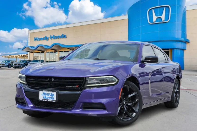 2019 Dodge Charger SXT photo 1