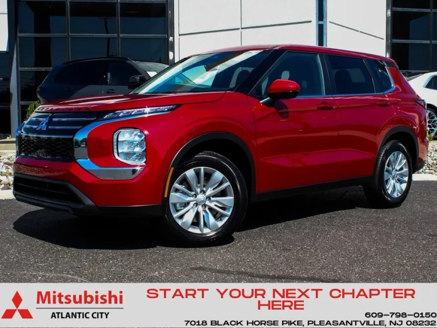 2025 Mitsubishi Outlander ES photo 1