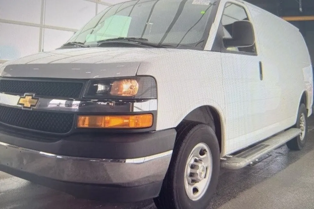 2023 Chevrolet Express 2500 Cargo photo 1