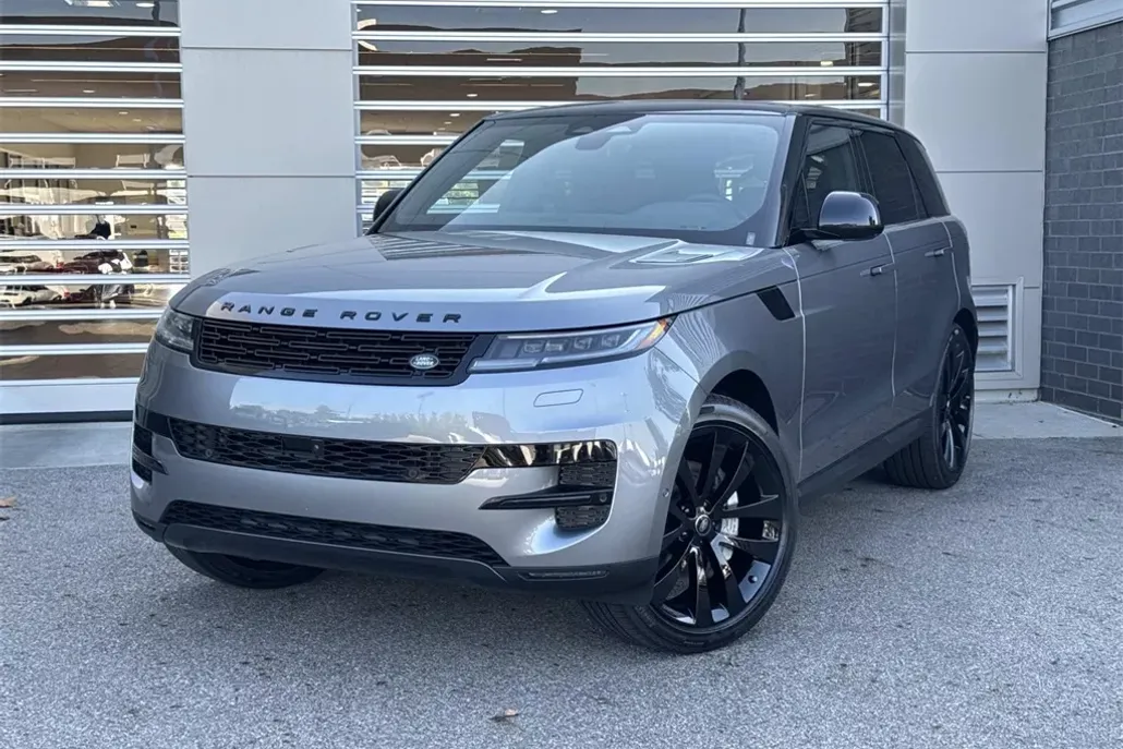 2025 Land Rover Range Rover Sport SE photo 1