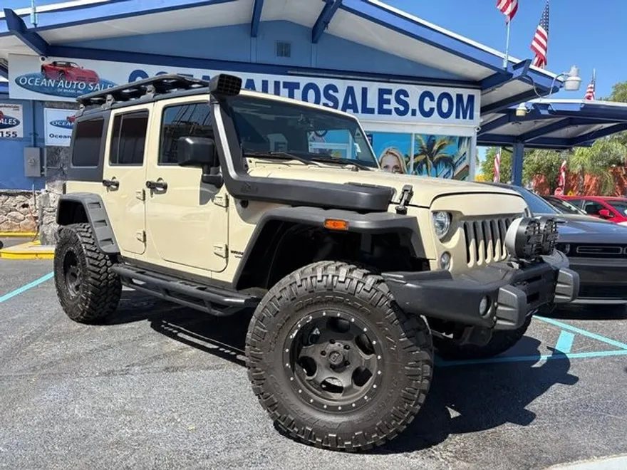 2017 Jeep Wrangler Unlimited Sahara photo 1