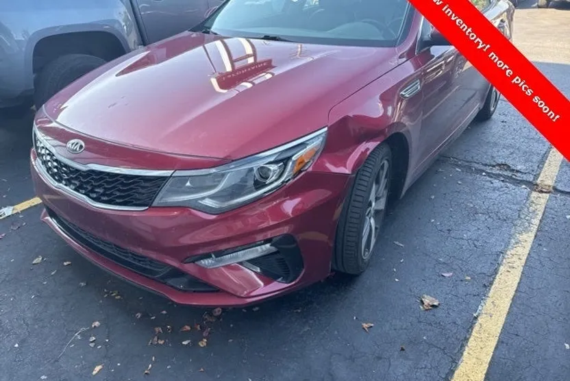 2019 Kia Optima S photo 1